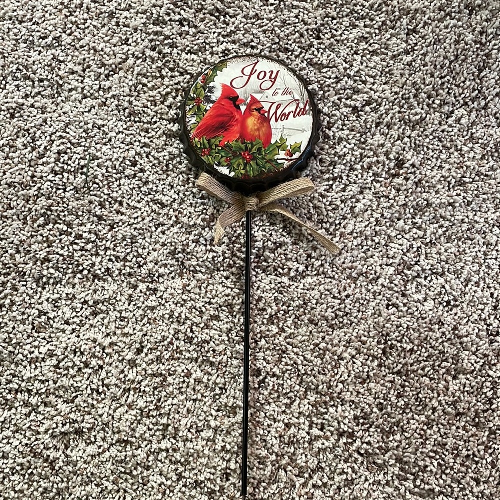 “Joy to the world” pot ornament